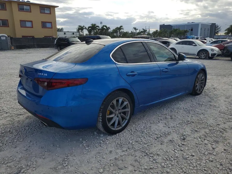 2021 ALFA ROMEO GIULIA TI  