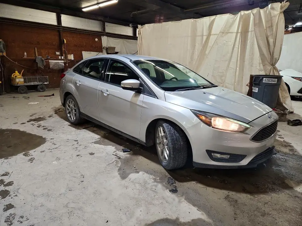 2015 FORD FOCUS SE  