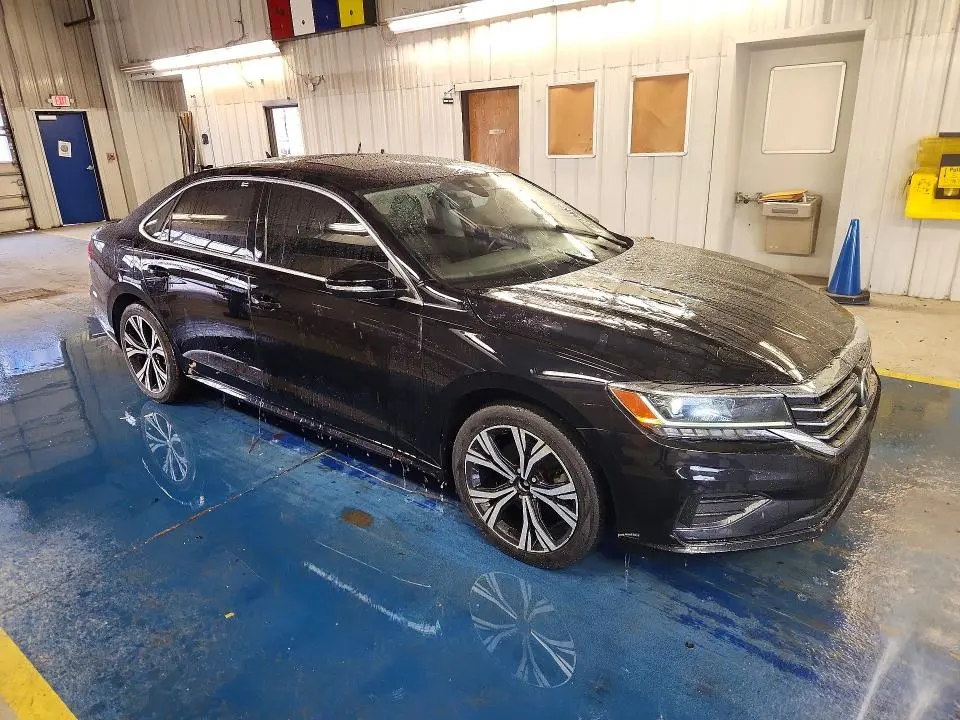2021 VOLKSWAGEN PASSAT SE  