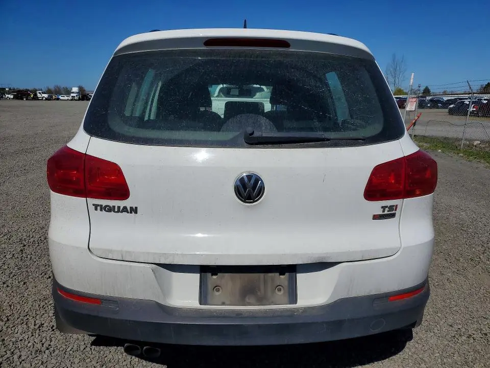2016 VOLKSWAGEN TIGUAN S  