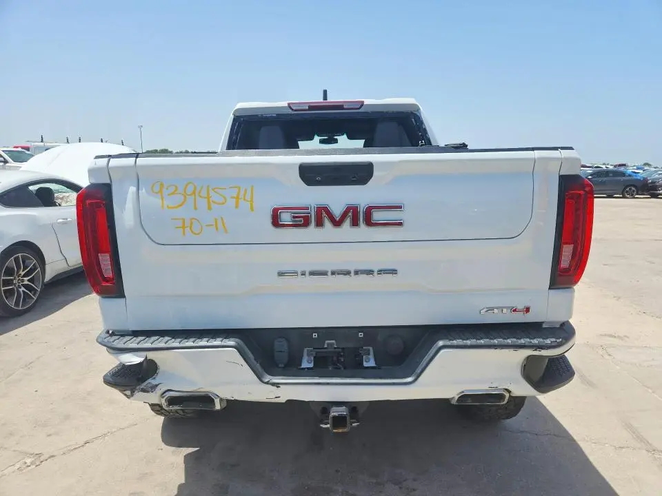 2021 GMC SIERRA K1500 AT4  