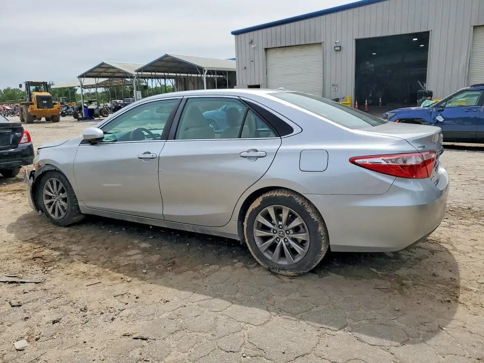 2016 TOYOTA CAMRY XLE  