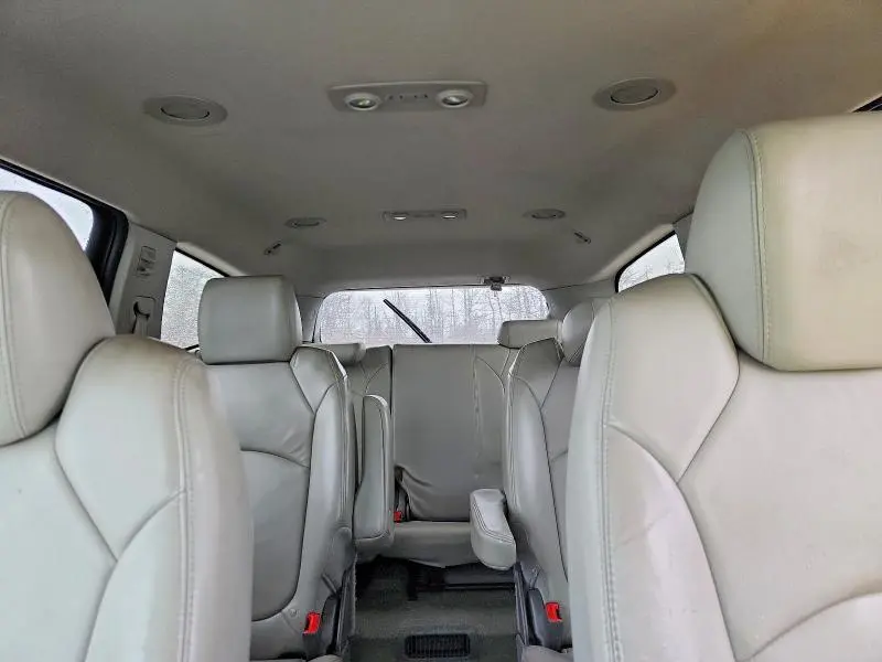 2012 CHEVROLET TRAVERSE LT  