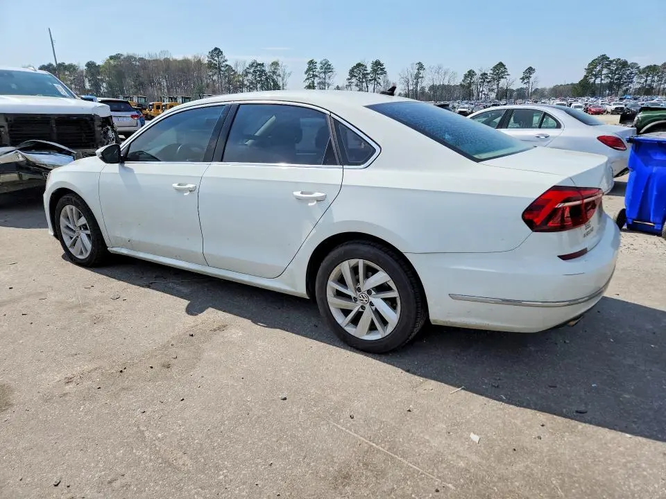 2018 VOLKSWAGEN PASSAT SE  