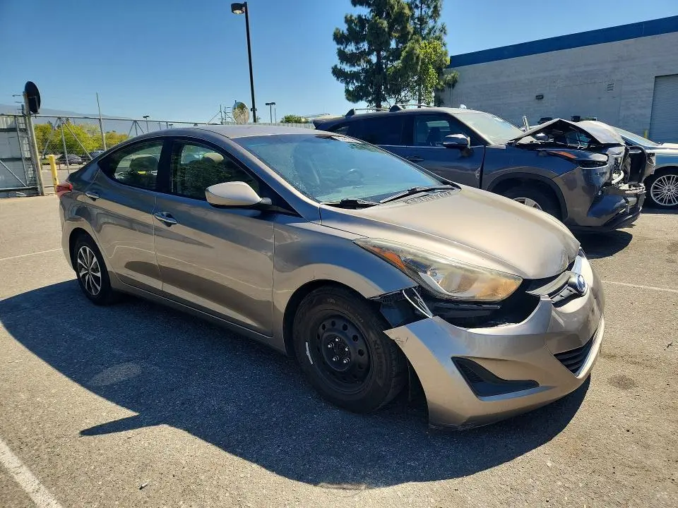 2016 HYUNDAI ELANTRA SE  