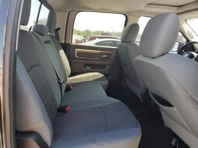 2016 RAM 1500 SLT  