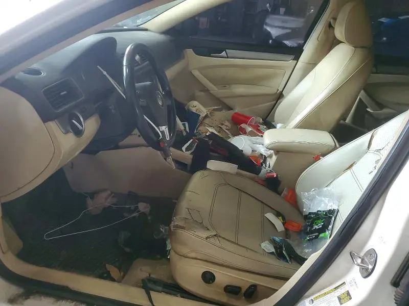 2015 VOLKSWAGEN PASSAT S  