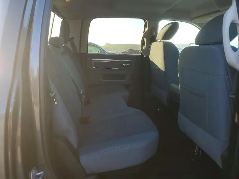 2018 RAM 1500 SLT  