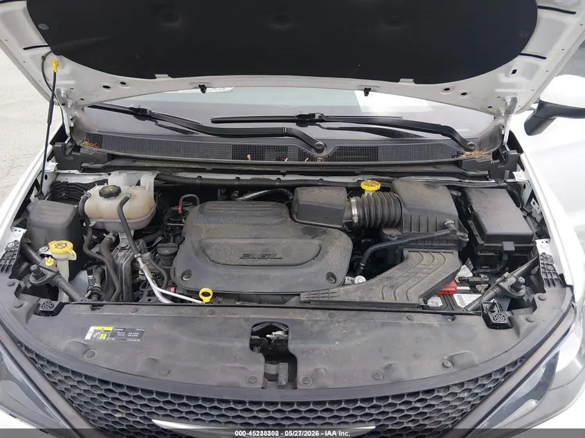 2021 CHRYSLER VOYAGER LX