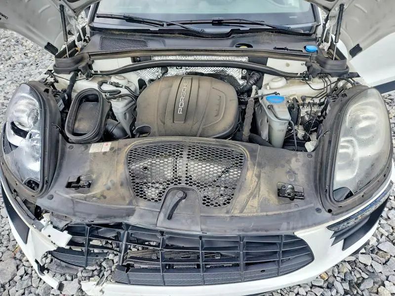 2018 PORSCHE MACAN   