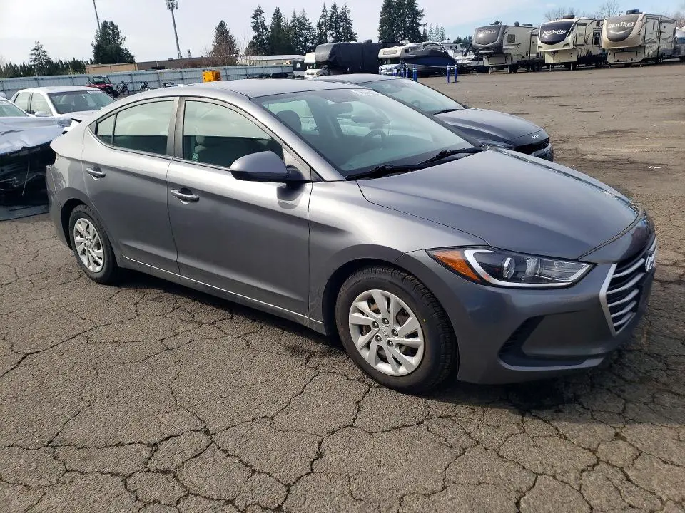 2018 HYUNDAI ELANTRA SE  