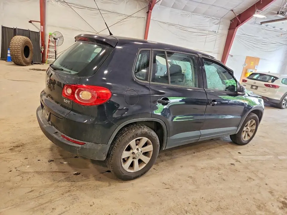 2010 VOLKSWAGEN TIGUAN S  