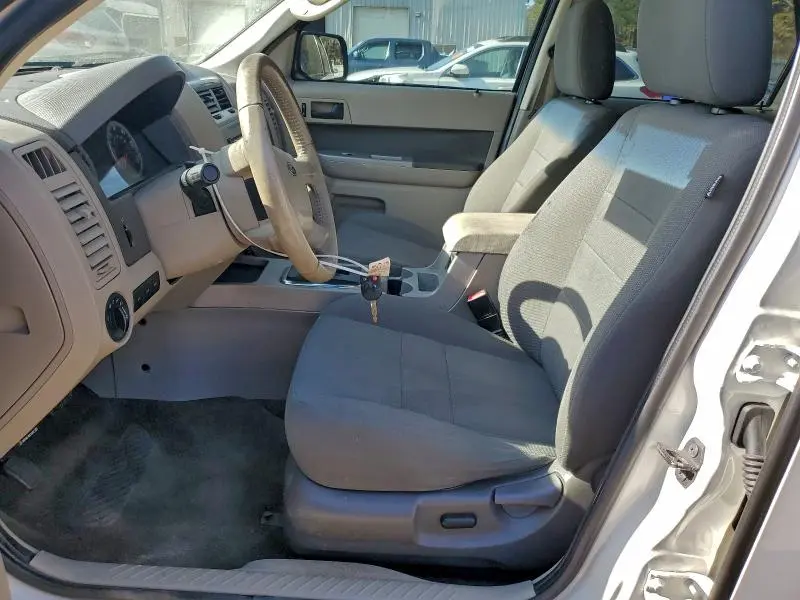 2010 FORD ESCAPE XLT  