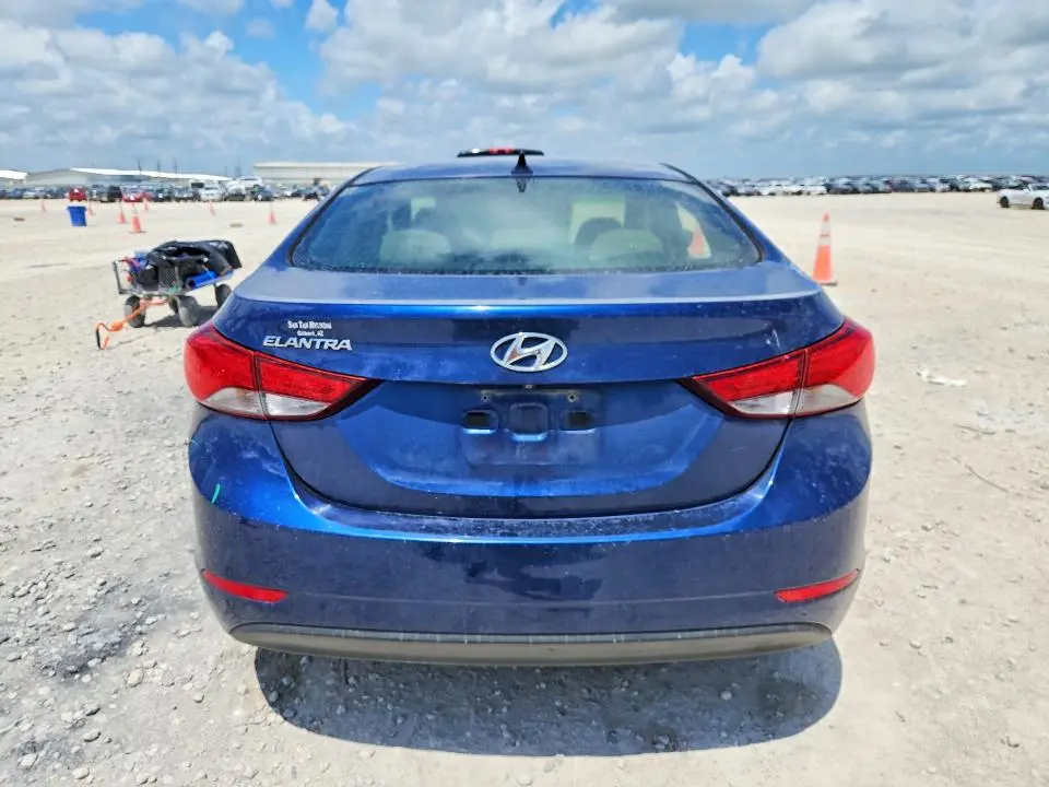 2015 HYUNDAI ELANTRA SE  