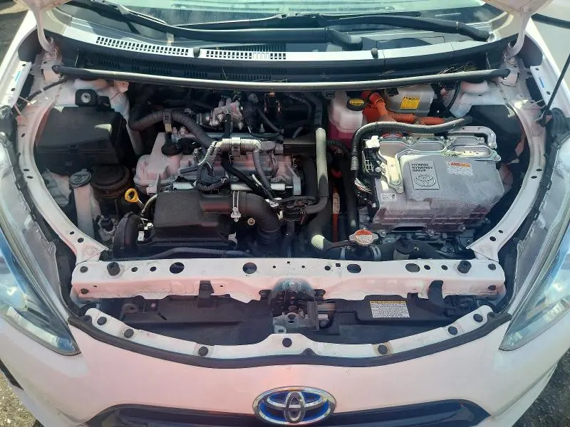 2016 TOYOTA PRIUS C TWO  