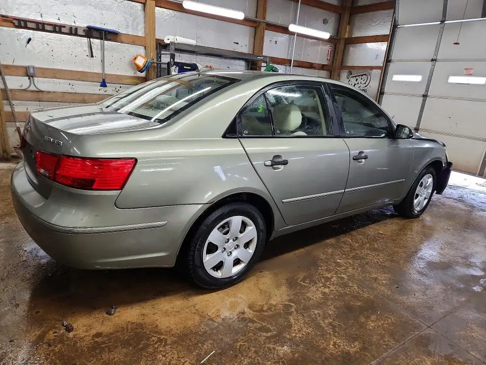 2010 HYUNDAI SONATA GLS  