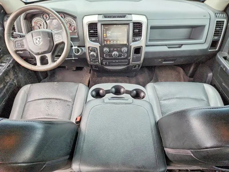 2016 RAM 1500 SLT  