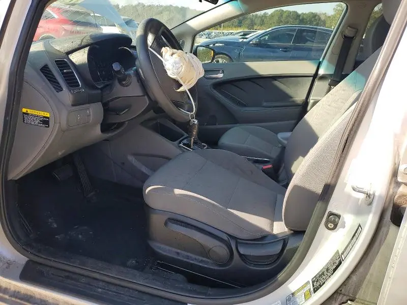 2017 KIA FORTE LX  