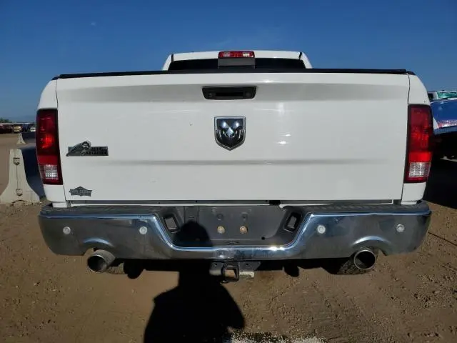 2016 RAM 1500 SLT  