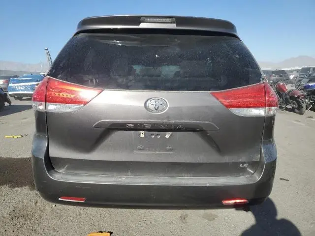 2013 TOYOTA SIENNA LE  