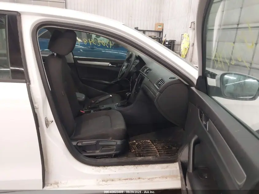 2015 VOLKSWAGEN PASSAT 1.8T S