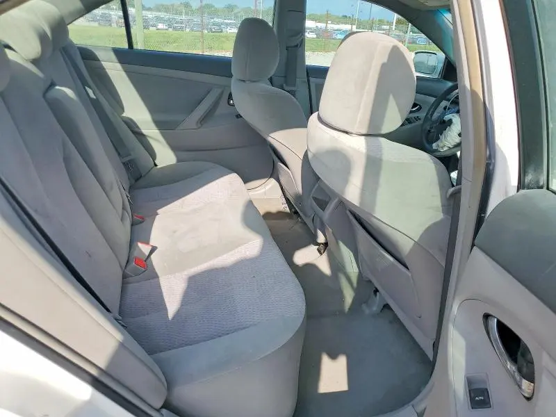 2010 TOYOTA CAMRY LE  