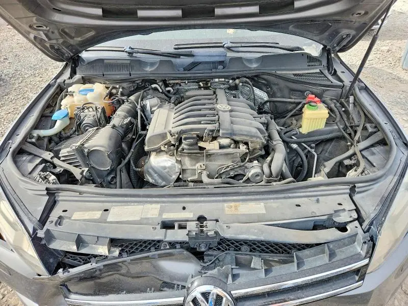 2013 VOLKSWAGEN TOUAREG V6  