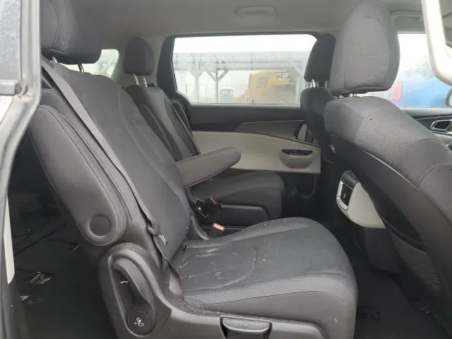 2022 KIA CARNIVAL LX  