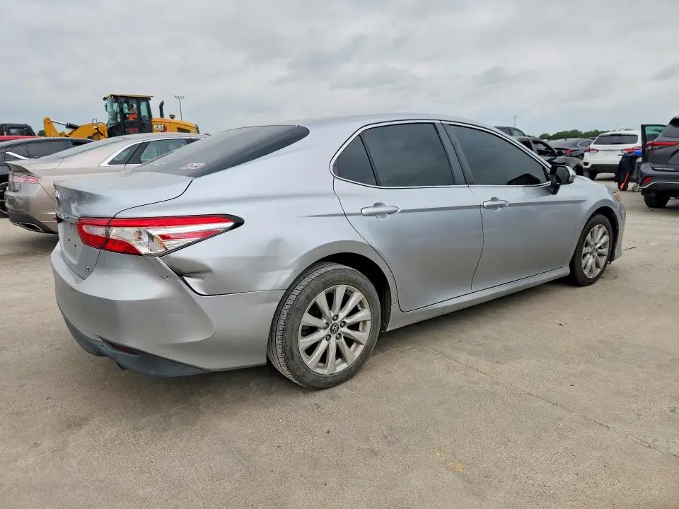 2018 TOYOTA CAMRY LE  