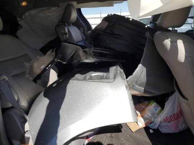 2020 TOYOTA SIENNA XLE  