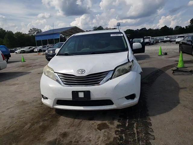 2014 TOYOTA SIENNA XLE