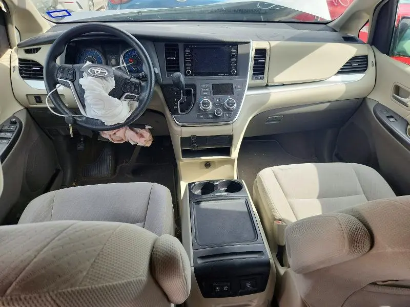 2018 TOYOTA SIENNA LE 8-PASSENGER  