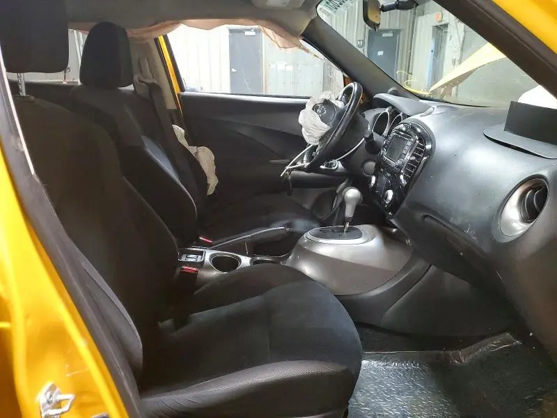 2015 NISSAN JUKE SV  