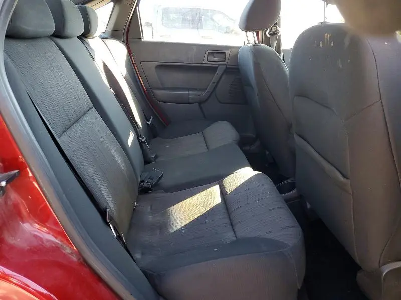 2010 FORD FOCUS SE  