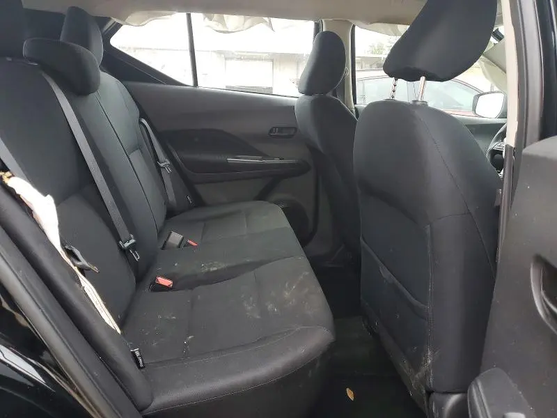 2024 NISSAN KICKS S  