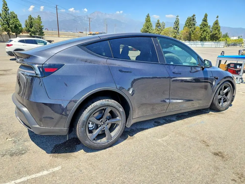 2026 TESLA MODEL Y   