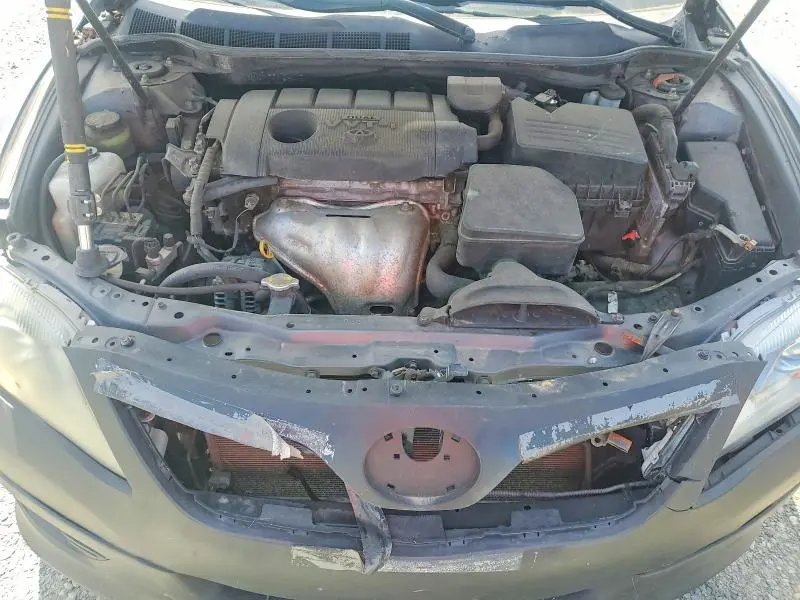 2011 TOYOTA CAMRY SE  