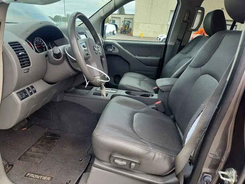 2019 NISSAN FRONTIER SL  