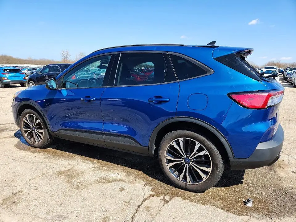 2022 FORD ESCAPE SE  