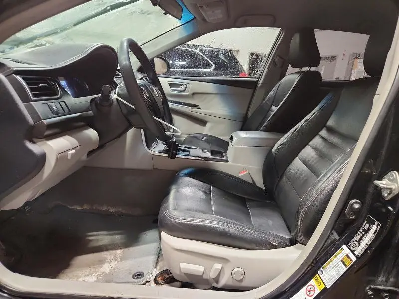 2016 TOYOTA CAMRY SE  