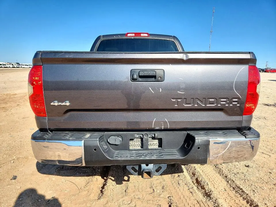 2016 TOYOTA TUNDRA SR5  