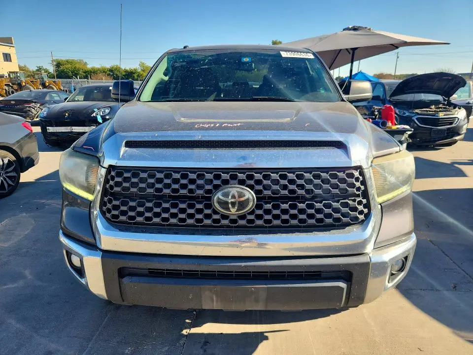 2018 TOYOTA TUNDRA CREWMAX SR5  