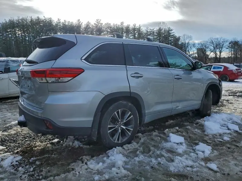 2018 TOYOTA HIGHLANDER LE  
