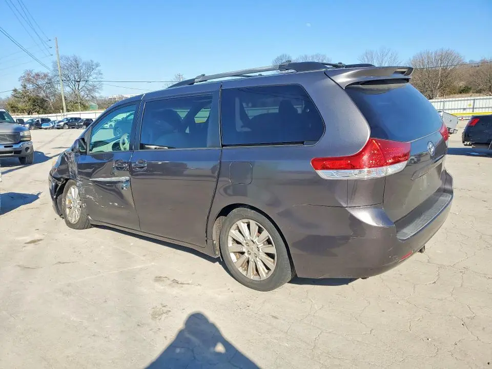 2011 TOYOTA SIENNA XLE 7-PASSENGER  