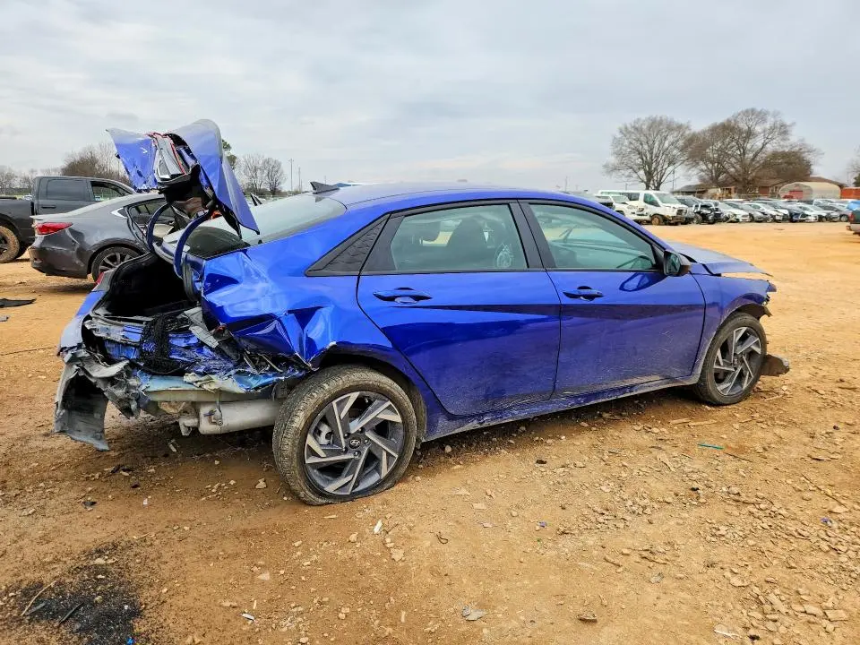 2025 HYUNDAI ELANTRA SEL SPORT  