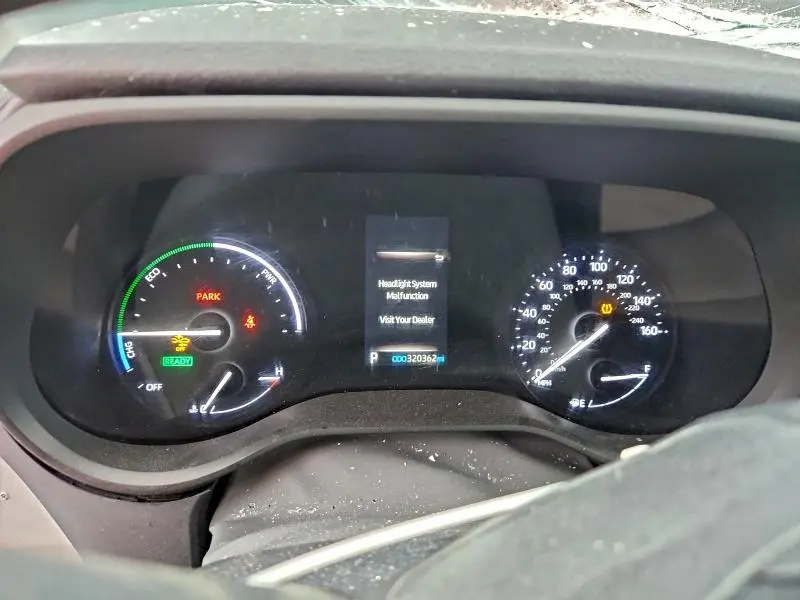 2022 TOYOTA SIENNA LE  