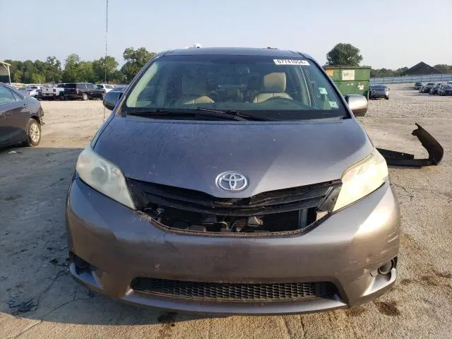 2011 TOYOTA SIENNA LE