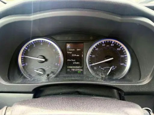 2019 TOYOTA HIGHLANDER SE  