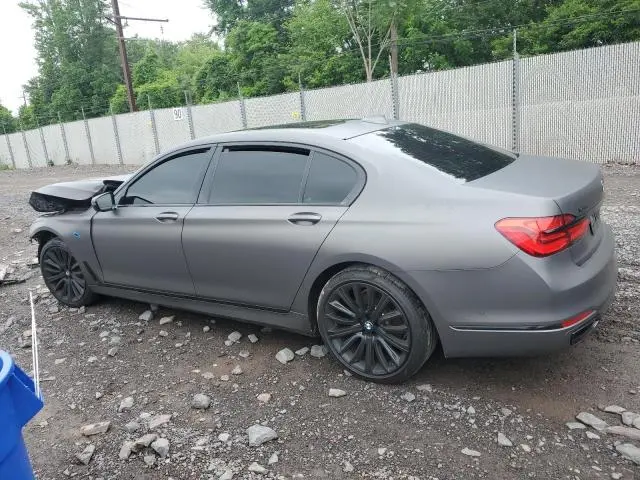2016 BMW 750   