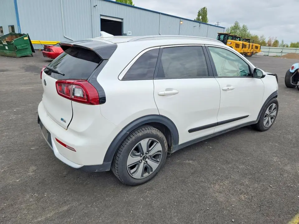 2019 KIA NIRO LX  